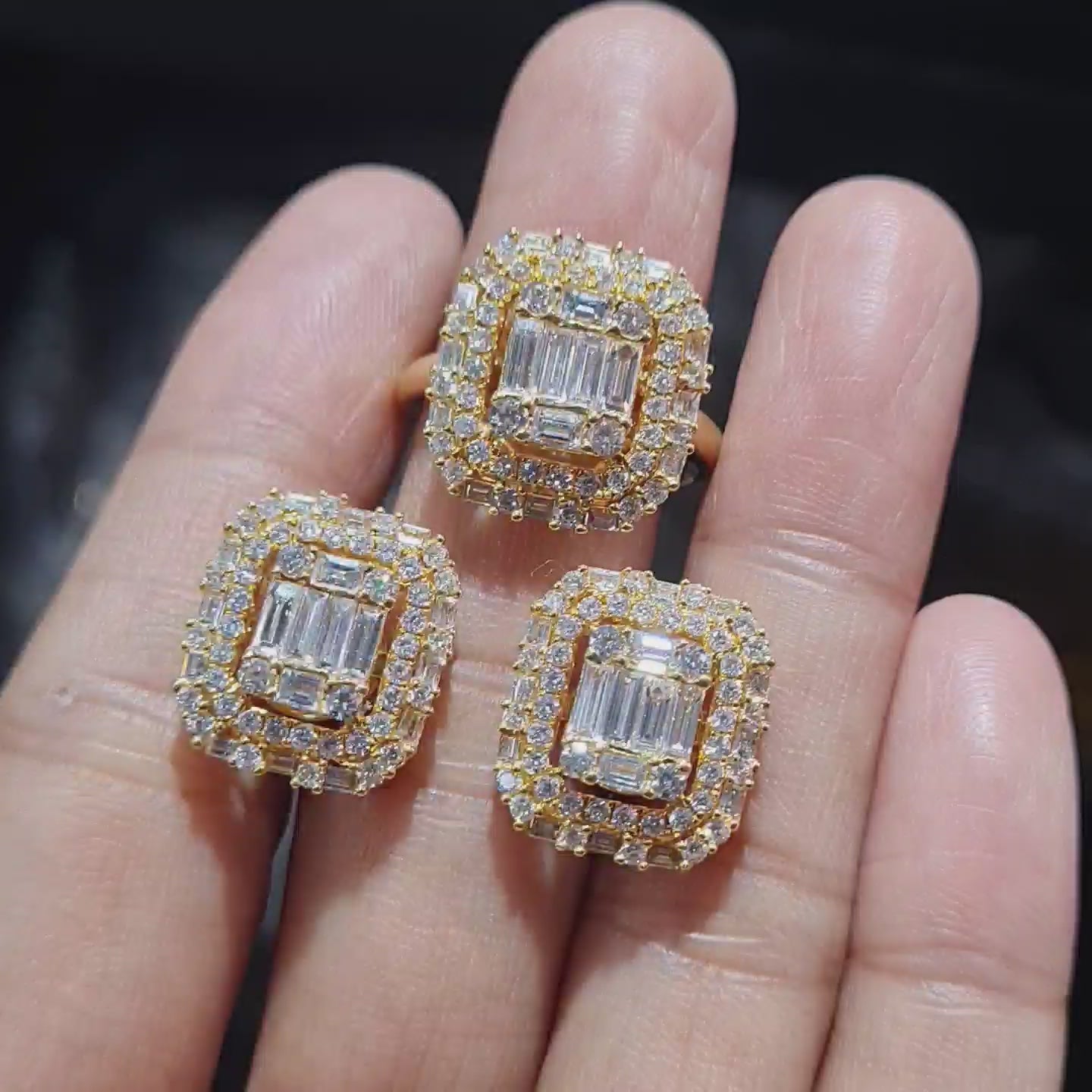Classic Emerald Baguette Golden Diamond Jewelry Set 18K