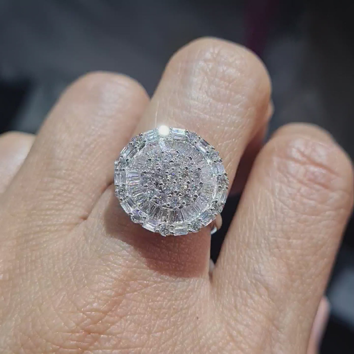 Classic Round Baguette Statement Diamond Ring 18K